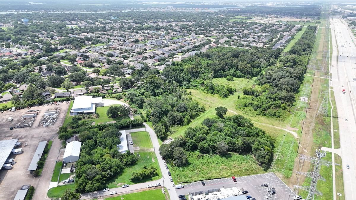 Aerial land photo before property line overlay
