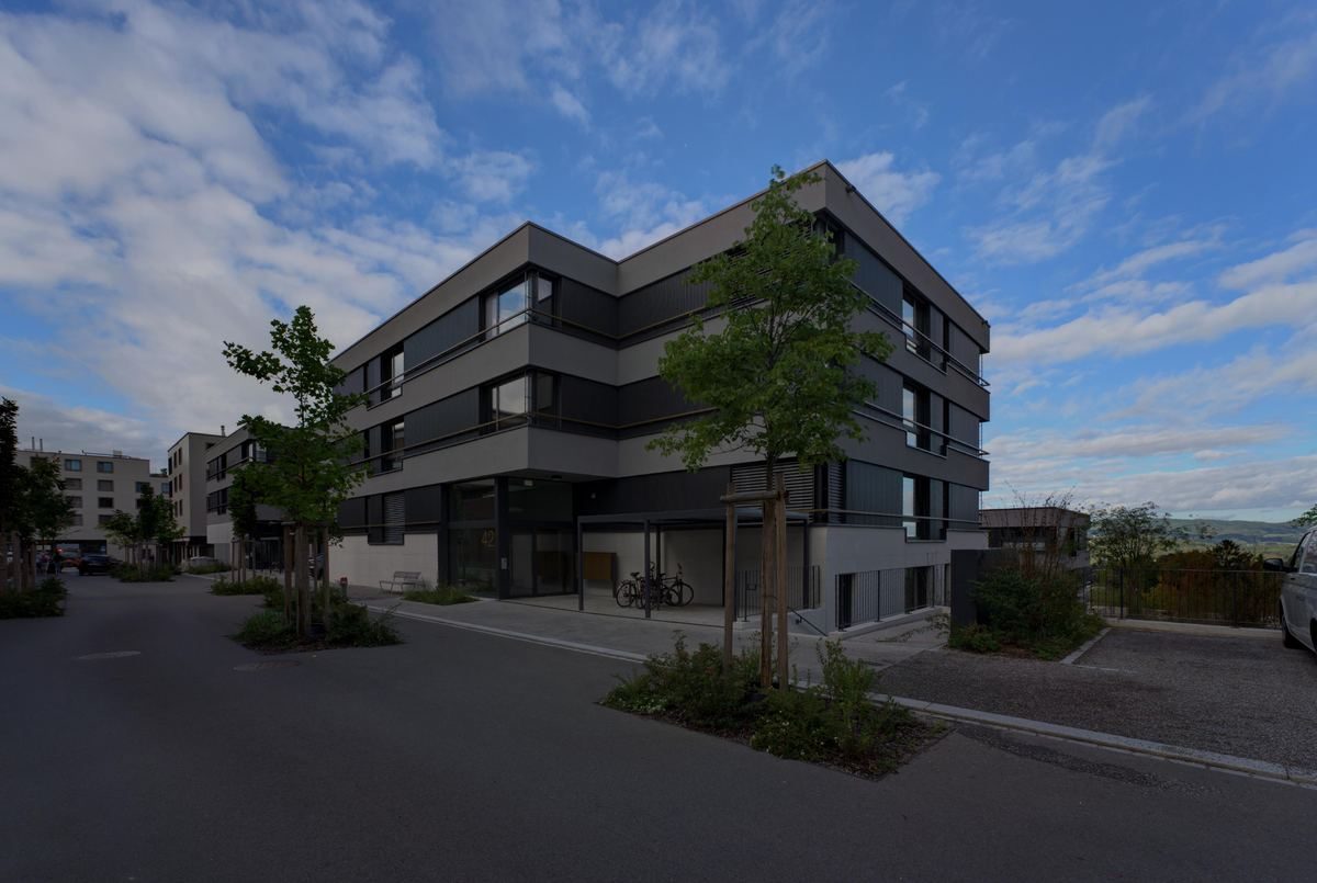 Apartment building before sky replacement